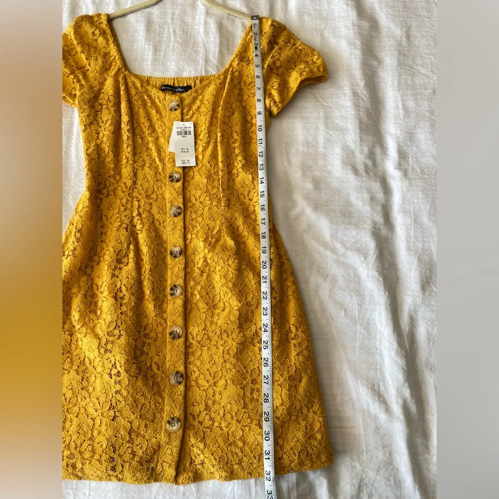 Abercrombie & Fitch Eyelet Lace Dress - Picture 9 of 11